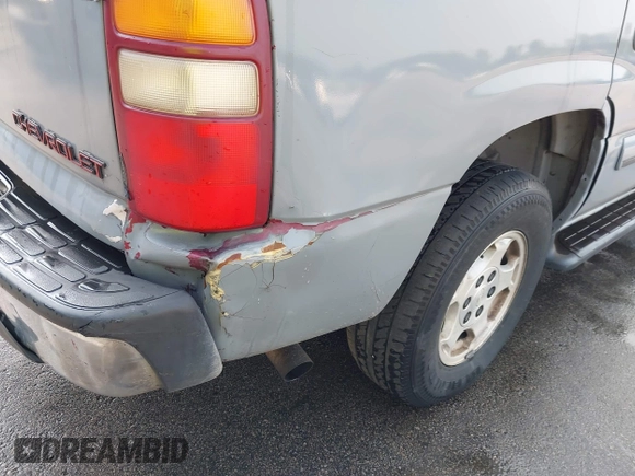 2004 Chevrolet Tahoe Z71 with VIN 1GNEK13Z54R174705, listed as a IAAI auction lot 42414007 with 297,047 mi miles and . Bid and sale history available at DreamBid. Image 12.