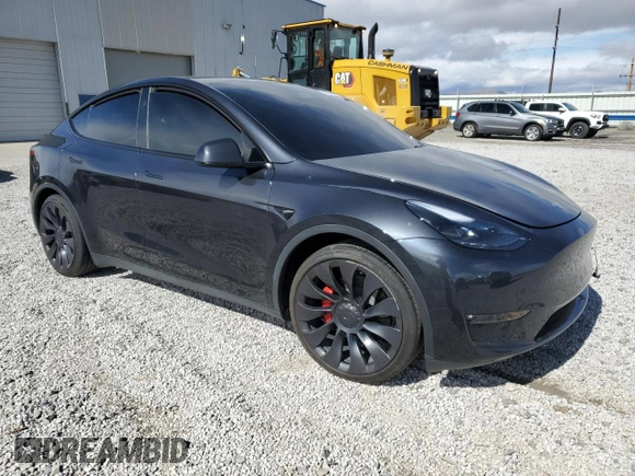 2024 Tesla Model Y Performance z VIN 7SAYGDEF6RF166365, wystawiony jako Copart lot #48885585 z przebiegiem Nie podano mil oraz Szkoda całkowita • Salvage title. Historia ofert i sprzedaży dostępna na DreamBid. Obrazek 4.
