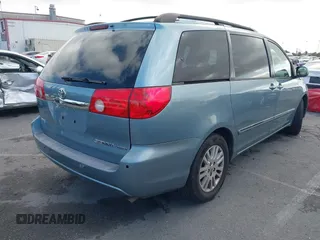 2007 Toyota Sienna XLE z VIN 5TDZK22C77S093580, wystawiony jako IAAI lot #42258590 z przebiegiem 191 274 mil mil oraz . Historia ofert i sprzedaży dostępna na DreamBid. Obrazek 4.