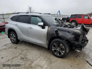 2022 Toyota Highlander XLE with VIN 5TDGZRBH5NS561228, listed as a Copart auction lot 85669744 with 0 mi miles and Non Repairable. Bid and sale history available at carsss.com. Image 4.