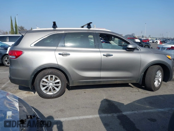 2017 Kia Sorento LX with VIN 5XYPG4A38HG206473, listed as a IAAI auction lot 41135610 with 114,810 mi miles. Bid and sale history available at carsss.com. Image 12.