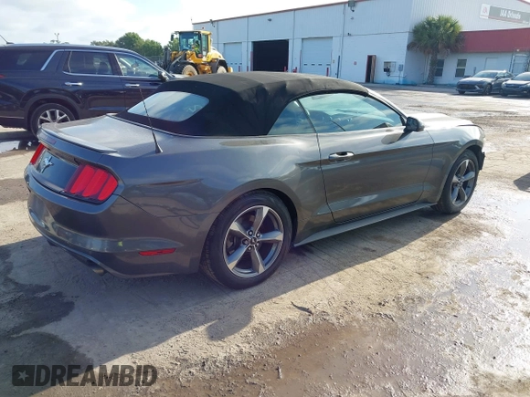 2017 Ford Mustang V6 z VIN 1FATP8EM0H5217314, wystawiony jako IAAI lot #42296116 z przebiegiem 104 845 mil mil oraz . Historia ofert i sprzedaży dostępna na DreamBid. Obrazek 4.