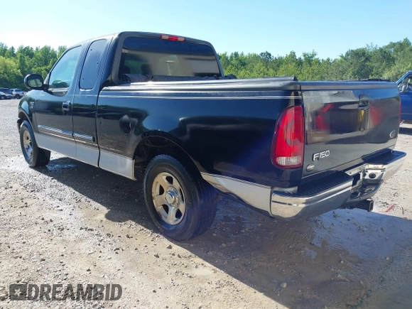 2001 Ford F-150 XL z VIN 1FTRX17WX1NB86721, wystawiony jako IAAI lot #42319610 z przebiegiem 254 826 mil mil oraz . Historia ofert i sprzedaży dostępna na DreamBid. Obrazek 6.