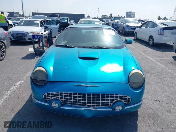 2004 Ford Thunderbird Deluxe with VIN 1FAHP60A14Y106321, listed as a IAAI auction lot 42086505 with Not Provided miles. Bid and sale history available at carsss.com. Image 11.