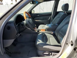 1998 Lexus LS 400 z VIN JT8BH28F4W0121806, wystawiony jako Copart lot #57636755 z przebiegiem 264 027 mil mil oraz Tytuł czysty. Historia ofert i sprzedaży dostępna na DreamBid. Obrazek 7.