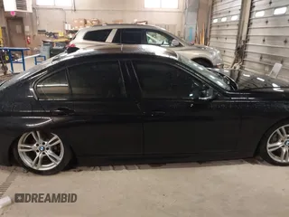 2015 BMW 3 Series 328i xDrive z VIN WBA3B3G56FNT19714, wystawiony jako IAAI lot #41831494 z przebiegiem 107 318 mil mil oraz . Historia ofert i sprzedaży dostępna na DreamBid. Obrazek 13.