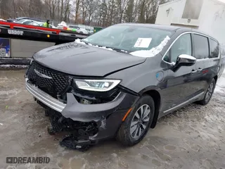 2023 Chrysler Pacifica Hybrid Limited with VIN 2C4RC1S79PR572795, listed as a IAAI auction lot 41680400 with 17,730 mi miles. Bid and sale history available at carsss.com. Image 17.