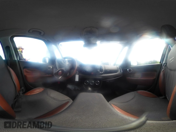 2014 FIAT 500L Trekking z VIN ZFBCFADH8EZ008208, wystawiony jako IAAI lot #42091284 z przebiegiem 79 407 mil mil oraz . Historia ofert i sprzedaży dostępna na DreamBid. Obrazek 22.
