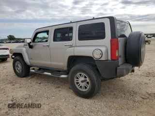 2006 Hummer H3 with VIN 5GTDN136X68177988, listed as a Copart auction lot 79290064 with 247,270 mi miles and Clean Title. Bid and sale history available at carsss.com. Image 2.