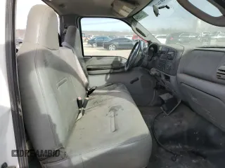 2005 Ford F-350 XL с VIN 1FDSF34595EC82207, выставлен на аукционе Copart как лот 81135964 с пробегом Не указан миль и Списание • Salvage title. История ставок и продаж доступна на DreamBid. Изображение 10.