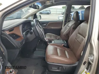 2017 Toyota Sienna XLE z VIN 5TDDZ3DC7HS166182, wystawiony jako Copart lot #61437105 z przebiegiem 101 491 mil mil oraz Szkoda całkowita • Salvage title. Historia ofert i sprzedaży dostępna na DreamBid. Obrazek 7.