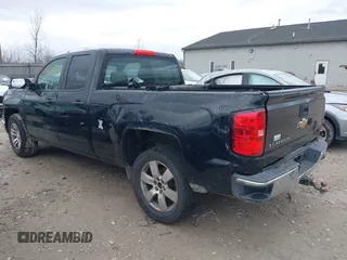2015 Chevrolet Silverado 1500 LT with VIN 1GCRCREH4FZ200417, listed as a IAAI auction lot 41732194 with 135,000 mi miles. Bid and sale history available at carsss.com. Image 3.