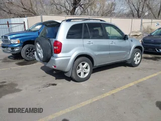 2005 Toyota RAV4 with VIN JTEHD20V150044817, listed as a IAAI auction lot 41782554 with 211,316 mi miles. Bid and sale history available at carsss.com. Image 4.