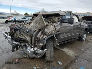 2015 GMC Sierra 3500HD SLT z VIN 1GT423E87FF151970, wystawiony jako Copart lot #88070525 z przebiegiem Nie podano mil oraz Nie do naprawy • Non repairable. Historia ofert i sprzedaży dostępna na DreamBid. Obrazek 1.