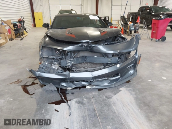 2017 Chevrolet Camaro 2SS z VIN 1G1FH1R78H0101803, wystawiony jako IAAI lot #42331031 z przebiegiem 83 150 mil mil oraz . Historia ofert i sprzedaży dostępna na DreamBid. Obrazek 6.
