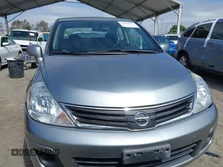 2011 Nissan Versa 1.8 S with VIN 3N1BC1AP0BL423655, listed as a IAAI auction lot 41816518 with 89,862 mi miles. Bid and sale history available at carsss.com. Image 12.