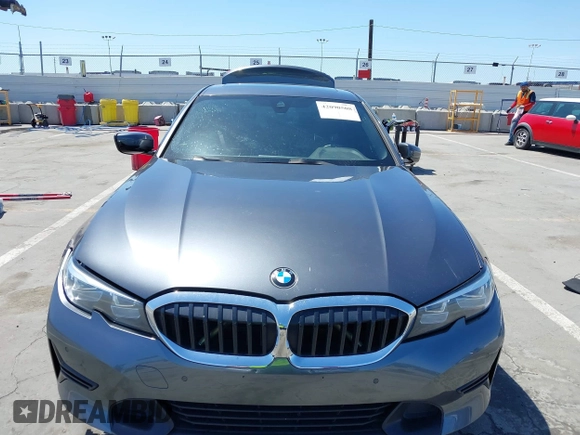 2020 BMW 3 Series 330i z VIN 3MW5R1J03L8B17207, wystawiony jako IAAI lot #42090508 z przebiegiem 105 982 mil mil oraz . Historia ofert i sprzedaży dostępna na DreamBid. Obrazek 12.