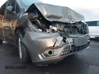 2019 Mercedes-Benz Metris Passenger z VIN WD4PG2EE3K3523210, wystawiony jako IAAI lot #41690328 z przebiegiem 57 748 mil mil oraz . Historia ofert i sprzedaży dostępna na DreamBid. Obrazek 6.