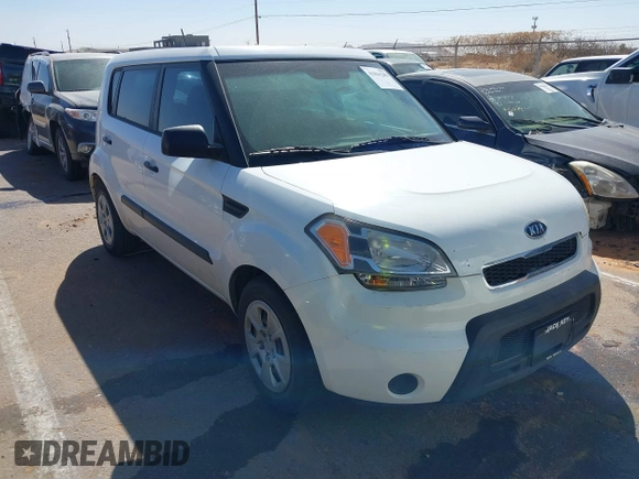 2011 Kia Soul with VIN KNDJT2A17B7302703, listed as a IAAI auction lot 41844281 with 93,606 mi miles. Bid and sale history available at carsss.com. Image 1.