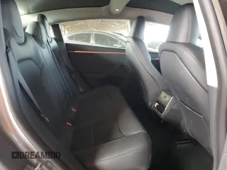 2025 Tesla Model 3 Long Range z VIN 5YJ3E1EB8SF922812, wystawiony jako Copart lot #48794645 z przebiegiem 1 731 mil mil oraz Szkoda całkowita • Salvage title. Historia ofert i sprzedaży dostępna na DreamBid. Obrazek 11.
