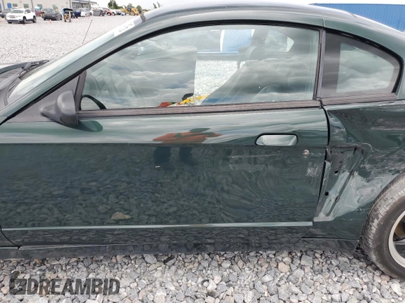 2001 Ford Mustang GT Deluxe with VIN 1FAFP42X61F262133, listed as a Copart auction lot 60112915 with 98,102 mi miles and Salvage title. Bid and sale history available at DreamBid. Image 7.
