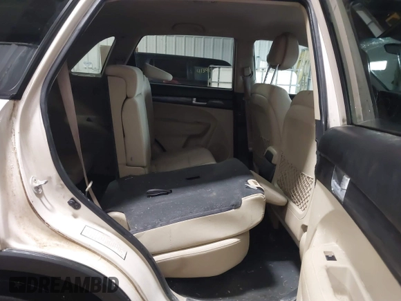 2012 Kia Sorento LX with VIN 5XYKTDA25CG226072, listed as a IAAI auction lot 41398669 with 229,218 mi miles. Bid and sale history available at carsss.com. Image 8.