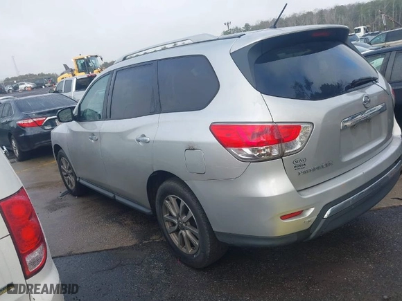 2016 Nissan Pathfinder S with VIN 5N1AR2MN3GC615769, listed as a IAAI auction lot 41565136 with 158,441 mi miles. Bid and sale history available at carsss.com. Image 3.