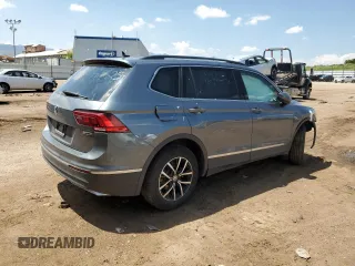 2021 Volkswagen Tiguan SE z VIN 3VV2B7AX3MM032467, wystawiony jako Copart lot #59904945 z przebiegiem Nie podano mil oraz Szkoda całkowita • Salvage title. Historia ofert i sprzedaży dostępna na DreamBid. Obrazek 3.