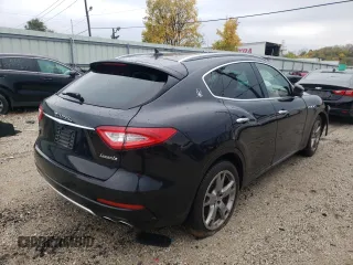 2017 Maserati Levante S z VIN ZN661YUL4HX249445, wystawiony jako Copart lot #61321762 z przebiegiem Nie podano mil oraz . Historia ofert i sprzedaży dostępna na DreamBid. Obrazek 4.