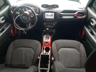 2020 Jeep Renegade Trailhawk z VIN ZACNJBC10LPM03653, wystawiony jako Copart lot #45102895 z przebiegiem 33 709 mil mil oraz Nie do naprawy • Non repairable. Historia ofert i sprzedaży dostępna na DreamBid. Obrazek 8.