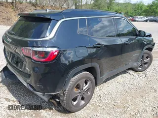 2022 Jeep Compass Latitude Lux with VIN 3C4NJDFBXNT141932, listed as a IAAI auction lot 42527878 with 29,855 mi miles and . Bid and sale history available at DreamBid. Image 4.