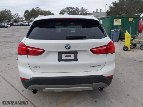 2018 BMW X1 xDrive28i with VIN WBXHT3C37J3H33461, listed as a IAAI auction lot 40997589 with 1 mi miles. Bid and sale history available at carsss.com. Image 17.