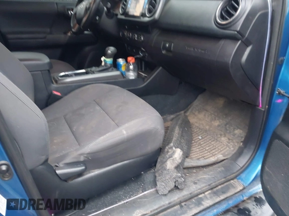 2017 Toyota Tacoma SR5 z VIN 3TMCZ5AN3HM059269, wystawiony jako IAAI lot #42231882 z przebiegiem 127 092 mil mil oraz . Historia ofert i sprzedaży dostępna na DreamBid. Obrazek 5.