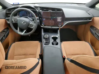 2023 Lexus RZ 450e Premium z VIN JTJAAAAB2PA010568, wystawiony jako Copart lot #53693974 z przebiegiem 12 046 mil mil oraz Szkody całkowita. Historia ofert i sprzedaży dostępna na DreamBid. Obrazek 8.
