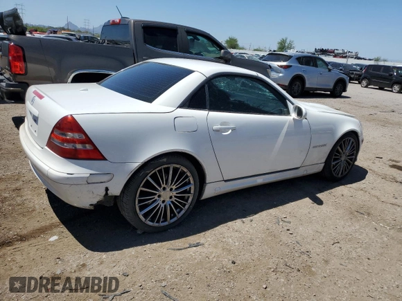 2001 Mercedes-Benz SLK 230 Kompressor with VIN WDBKK49F21F183545, listed as a Copart auction lot 67540684 with 197,405 mi miles and Salvage Title. Bid and sale history available at DreamBid. Image 3.