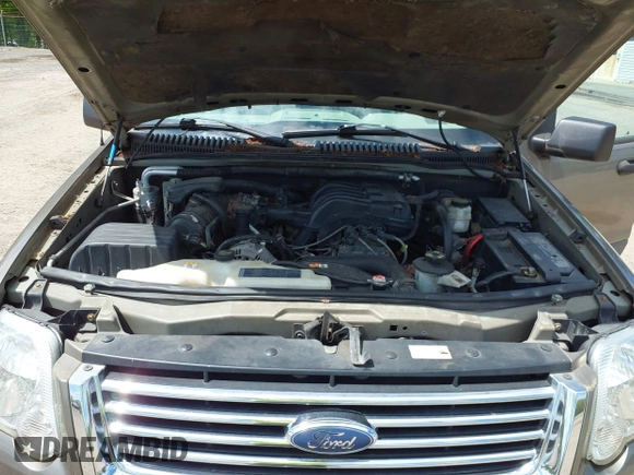 2006 Ford Explorer XLT z VIN 1FMEU73E96UA31318, wystawiony jako IAAI lot #42230310 z przebiegiem 134 071 mil mil oraz . Historia ofert i sprzedaży dostępna na DreamBid. Obrazek 10.