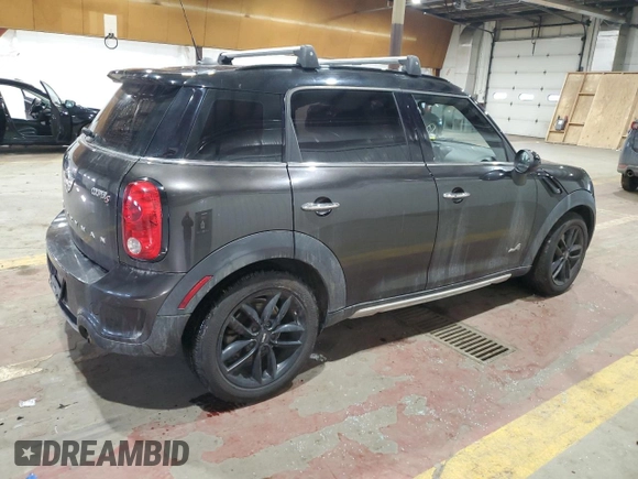 2016 MINI Countryman S z VIN WMWZC5C54GWU20643, wystawiony jako Copart lot #45412545 z przebiegiem 93 711 mil mil oraz Szkody całkowita. Historia ofert i sprzedaży dostępna na DreamBid. Obrazek 3.