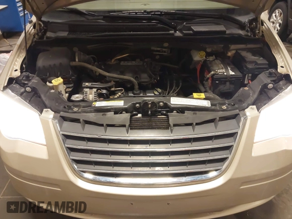 2010 Chrysler Town & Country Touring with VIN 2A4RR5D17AR184092, listed as a IAAI auction lot 41727926 with 158,937 mi miles and . Bid and sale history available at DreamBid. Image 10.