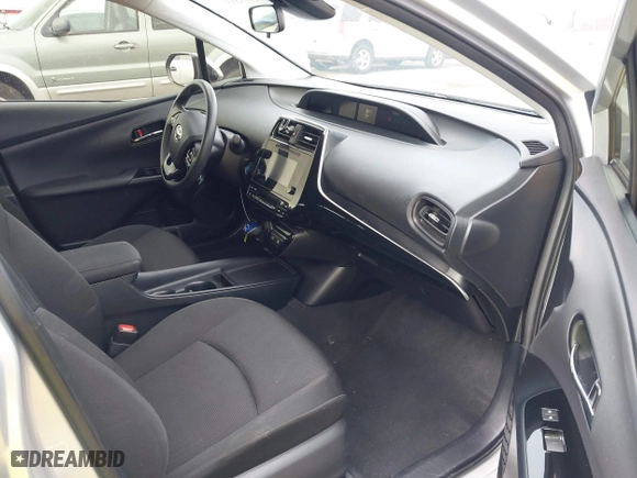 2019 Toyota Prius L Eco with VIN JTDKARFUXK3085578, listed as a IAAI auction lot 41073531 with 104,445 mi miles. Bid and sale history available at carsss.com. Image 5.