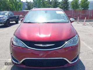 2018 Chrysler Pacifica Limited with VIN 2C4RC1GG6JR198355, listed as a IAAI auction lot 42555659 with 111,163 mi miles and . Bid and sale history available at DreamBid. Image 12.