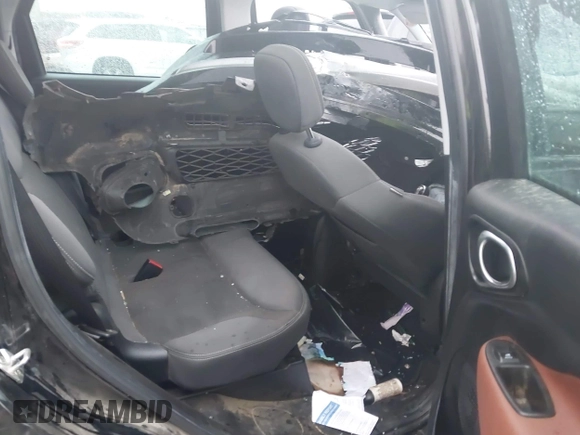 2014 FIAT 500L Trekking with VIN ZFBCFADH2EZ007684, listed as a IAAI auction lot 41952408 with 39,424 mi miles and . Bid and sale history available at DreamBid. Image 8.