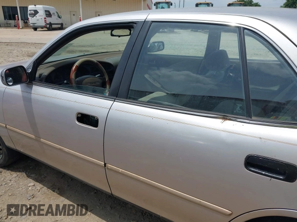 1996 Toyota Camry DX z VIN 4T1BG12K6TU752299, wystawiony jako IAAI lot #42239717 z przebiegiem 365 814 mil mil oraz . Historia ofert i sprzedaży dostępna na DreamBid. Obrazek 12.