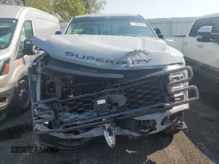 2024 Ford F-350 XL with VIN 1FT8W3BT8RED16160, listed as a Copart auction lot 71034834 with 8,950 mi miles and Salvage Title. Bid and sale history available at DreamBid. Image 5.
