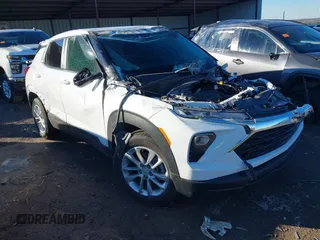 2024 Chevrolet TrailBlazer LS with VIN KL79MMS27RB055061, listed as a IAAI auction lot 41302026 with 17,736 mi miles. Bid and sale history available at carsss.com. Image 1.