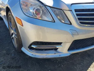 2013 Mercedes-Benz E-Class E 350 Luxury with VIN WDDHF5KB9DA708427, listed as a IAAI auction lot 41853672 with 164,477 mi miles. Bid and sale history available at carsss.com. Image 17.