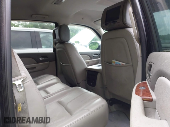 2007 Chevrolet Avalanche LTZ z VIN 3GNFK12377G115256, wystawiony jako IAAI lot #42204282 z przebiegiem 134 266 mil mil oraz . Historia ofert i sprzedaży dostępna na DreamBid. Obrazek 8.