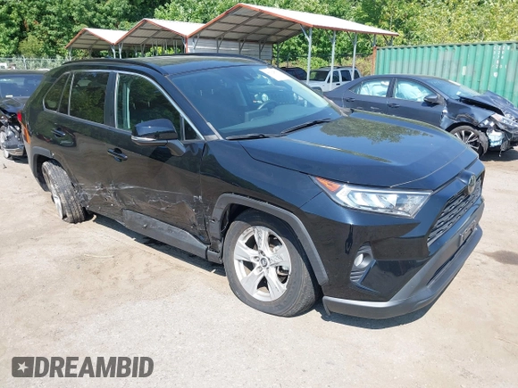 2020 Toyota RAV4 XLE with VIN 2T3P1RFV7LW111230, listed as a IAAI auction lot 40012870 with 22,444 mi miles. Bid and sale history available at carsss.com. Image 1.