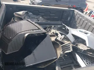 2021 GMC Sierra 1500 Denali z VIN 3GTU9FETXMG382438, wystawiony jako IAAI lot #41880365 z przebiegiem 54 651 mil mil oraz . Historia ofert i sprzedaży dostępna na DreamBid. Obrazek 12.