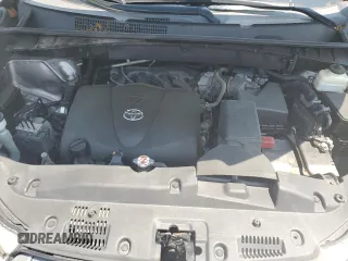 2018 Toyota Highlander SE with VIN 5TDJZRFH4JS875821, listed as a Copart auction lot 60740975 with 106,592 mi miles and Salvage title. Bid and sale history available at DreamBid. Image 12.