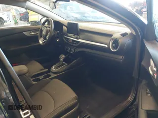 2022 Kia Forte LXS with VIN 3KPF24AD5NE484890, listed as a IAAI auction lot 41006516 with 39,213 mi miles and . Bid and sale history available at DreamBid. Image 5.
